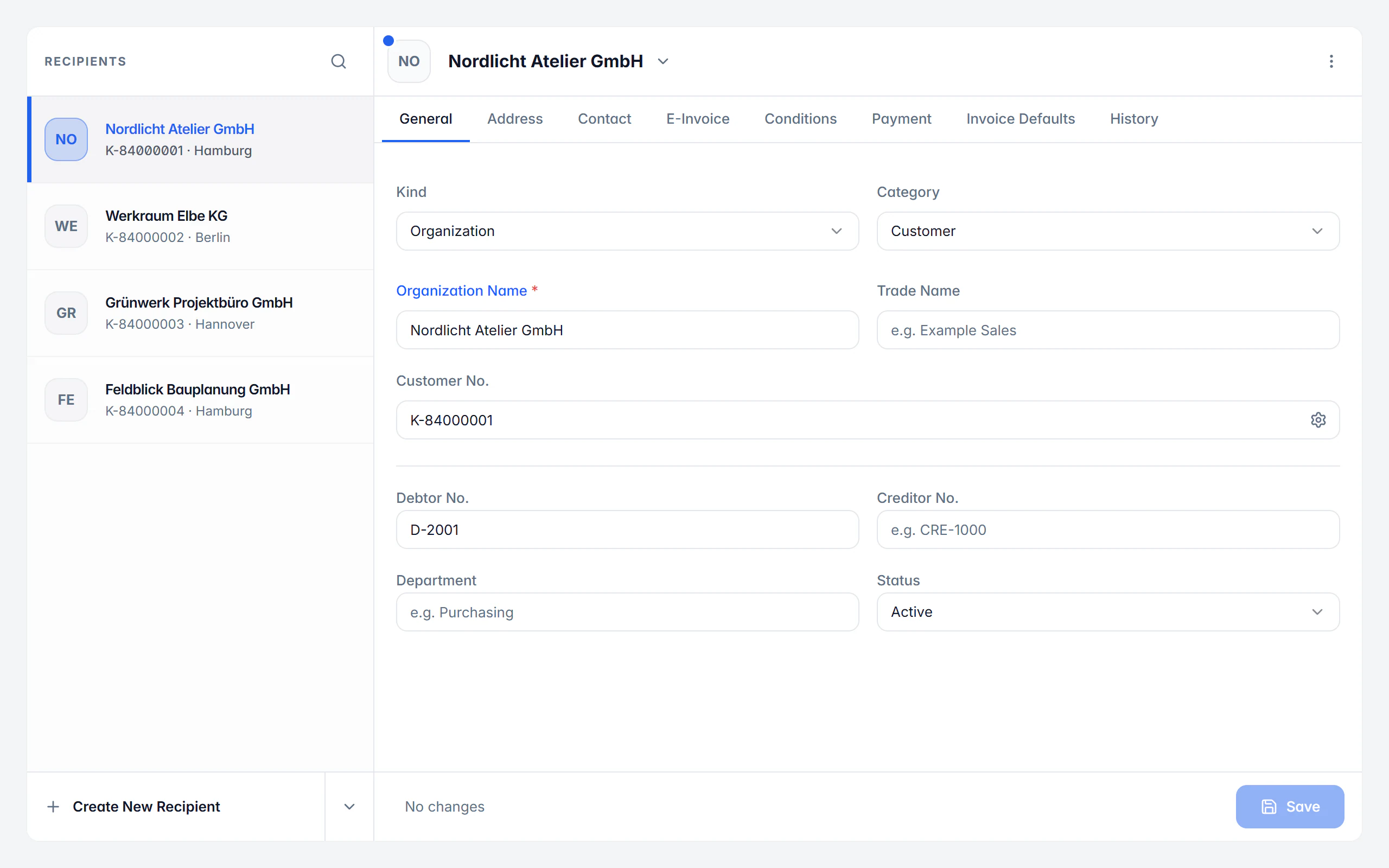 Billance contact management with a recipient list and the details of one customer